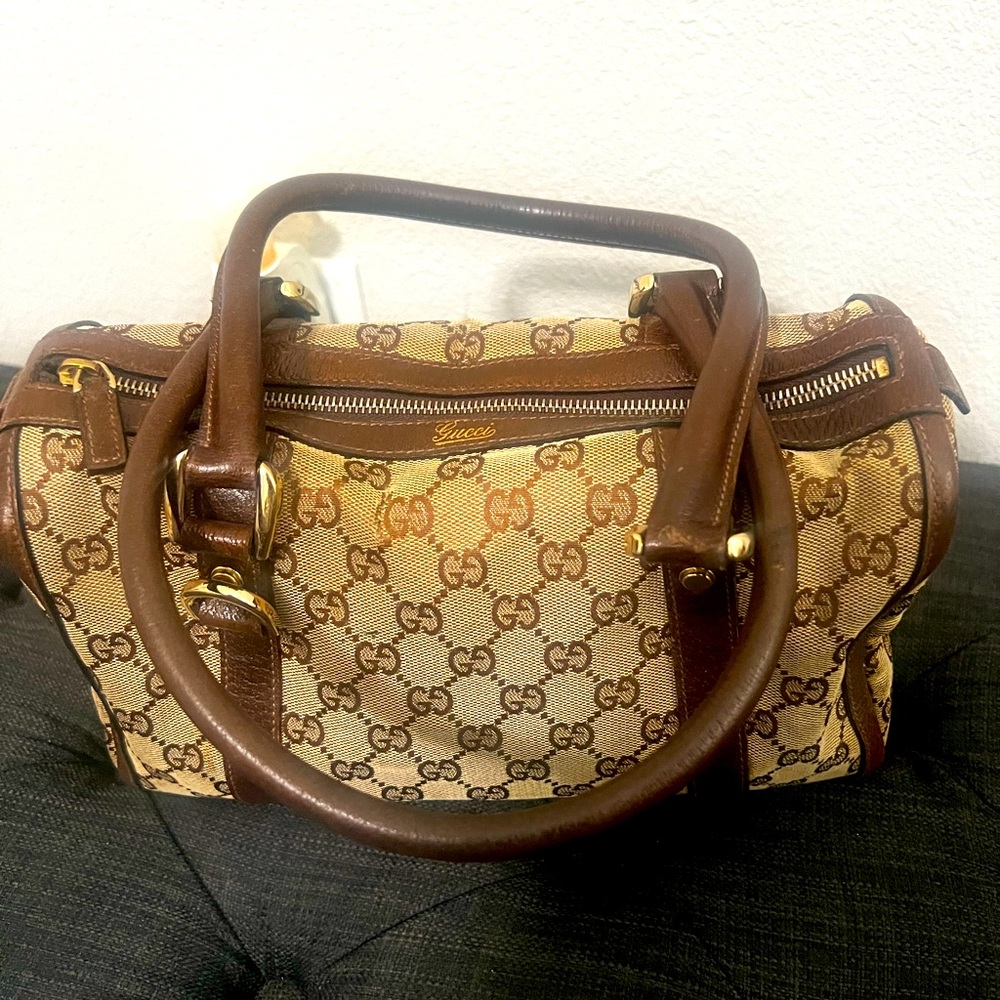 Authentic Vintage Gucci Purse.